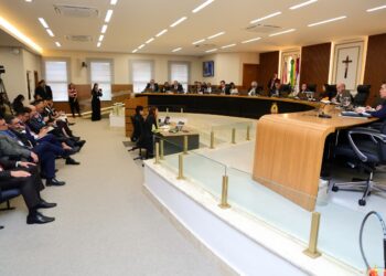 TCE-AM nega recursos e mantém condenação e multas contra gestores de Envira, Nova Olinda e Barcelos