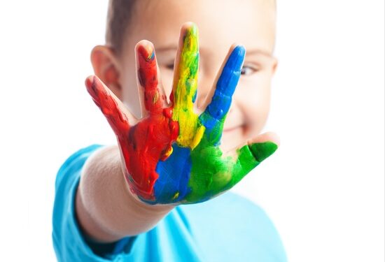 Abril Azul: a importância do debate sobre desafios enfrentados por adultos com TEA