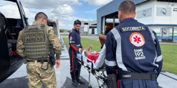 Idoso indígena é resgatado de helicóptero em comunidade rural de Manaus