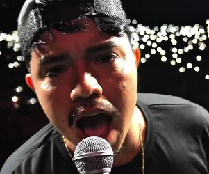 Willian Oliveira reúne cerca de 2 mil pessoas em show de comédia em Parintins