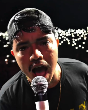 Willian Oliveira reúne cerca de 2 mil pessoas em show de comédia em Parintins