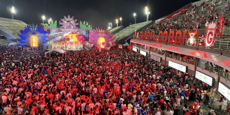 Ensaio dos Bumbás marca início do Curral do Boi Garantido e agita torcedores para o Festival de Parintins 2026