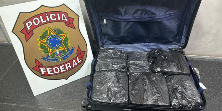 Polícia Federal prende passageiro que saiu de Tefé com drogas em aeroporto de Manaus