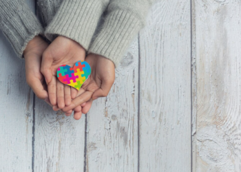 Abril Azul: como é e para que serve o tratamento medicamentoso para crianças autistas