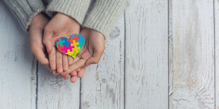 Abril Azul: como é e para que serve o tratamento medicamentoso para crianças autistas