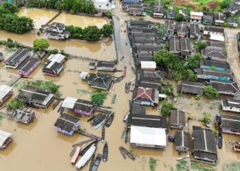 Cheia dos rios no Amazonas deixa 12 cidades em situação de emergência