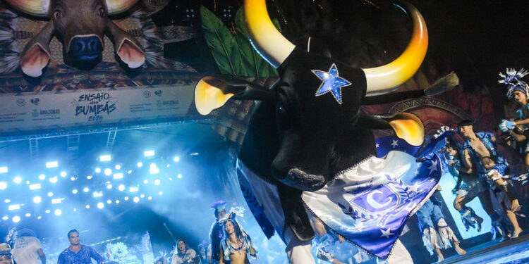 Caprichoso estreia no ‘Ensaio dos Bumbás 2026’ com o tema ‘É festa de novo!’ neste sábado, em Manaus