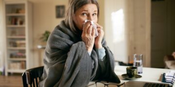 Está com virose? Saiba o que fazer antes de procurar a UPA