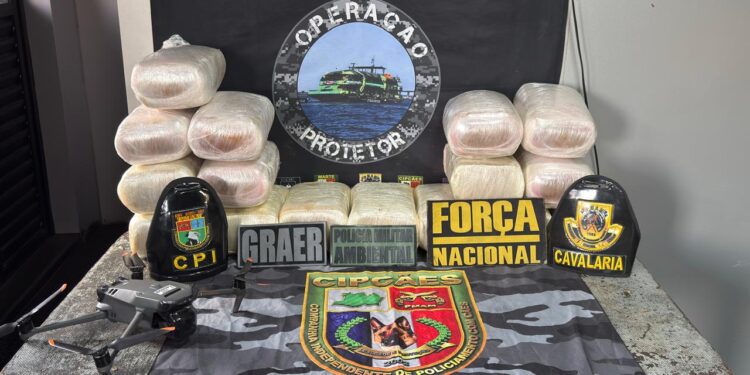 Polícia Militar apreende mais de 40 kg de drogas em ferry boat