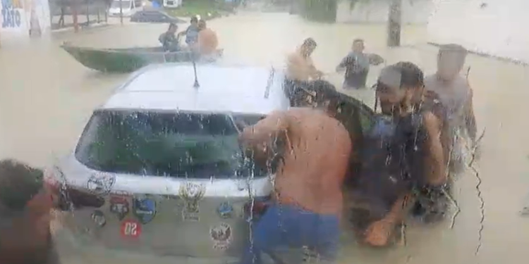 Manaus registra alagamentos, deslizamentos, durante as chuvas deste sábado (04/04)
