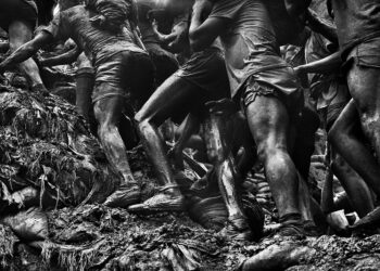 Às vésperas do 1º de Maio, exposição “Trabalhadores”, de Sebastião Salgado, chama atenção para o debate sobre trabalho digno no Brasil