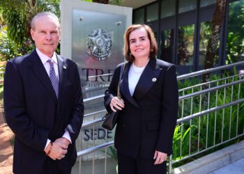 Presidente do TCE-AM prestigia posse da nova mesa diretora do TRF-1