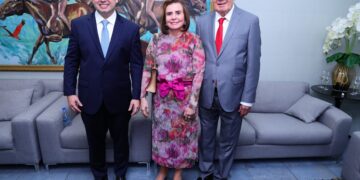 Presidente do TCE-AM prestigia posse do novo governador do Amazonas