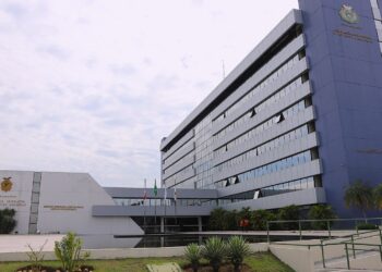 Assembleia Legislativa escolhe novo governador do AM em eleição indireta