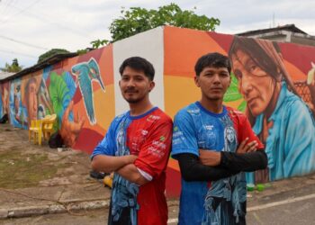 Em Parintins, artistas transformam muros em memória viva com histórias, valorização cultural e identidade amazônica