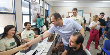 Defensoria Pública participa da entrega de mais de 400 títulos definitivos no bairro Monte das Oliveiras