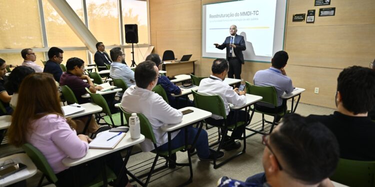 TCE-AM inicia preparação para nova avaliação nacional