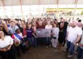 Roberto Cidade entrega 983 cartões do Auxílio Estadual para mulheres da capital