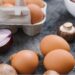 Hábitos considerados higiênicos na cozinha podem contaminar alimentos, diz especialista
