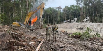 Polícia Federal e ICMBio desarticulam garimpos ilegais de ouro no Amazonas