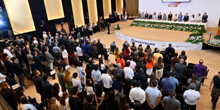 TCE-AM reúne ministro do STJ e especialistas internacionais em seminário sobre democracia participativa
