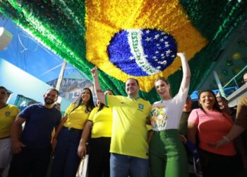 Roberto Cidade visita Rua da Copa e destaca impulso à economia local