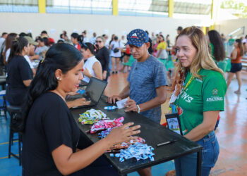 Festival de Parintins 2026: Governo do Amazonas inicia troca de alimentos por pulseiras para a Festa dos Visitantes