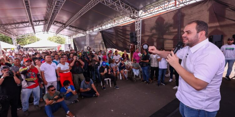 Roberto Cidade leva serviços e entregas do Governo Presente para Itacoatiara