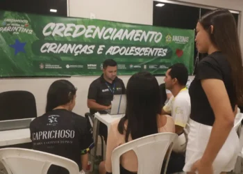Festival de Parintins 2026: Crianças abaixo de 10 anos não poderão acessar as arquibancadas das Galeras
