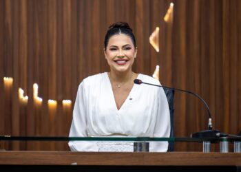 Brena Dianná assume mandato de deputada estadual na Assembleia