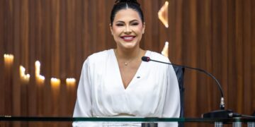 Brena Dianná assume mandato de deputada estadual na Assembleia