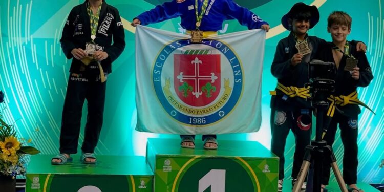 Alunos das Escolas Nilton Lins ganham ouro e bronze no Brasileiro de Jiu-Jitsu Crianças
