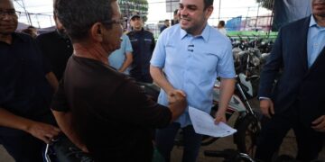 Roberto Cidade participa de devolução de motocicletas recuperadas em operações no interior