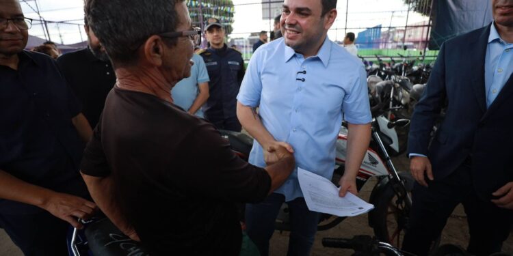 Roberto Cidade participa de devolução de motocicletas recuperadas em operações no interior