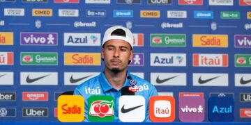Martinelli admite substituir Raphinha e vê Neymar “querendo muito”
