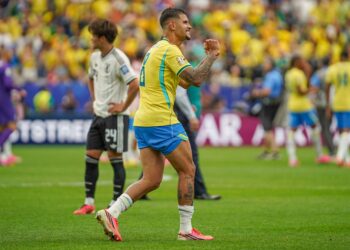 Bruno Guimarães vira ‘regista’ do Brasil e pode igualar marca de Pelé