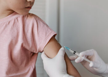 Calendário vacinal infantil ganha reforços e amplia proteção contra doenças graves