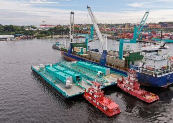 Super Terminais recebe 3 novos guindastes elétricos