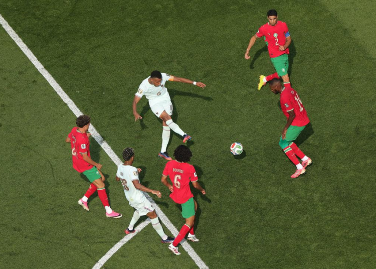 França repete 2022, faz 2 a 0 no Marrocos e vai à semifinal da Copa do Mundo