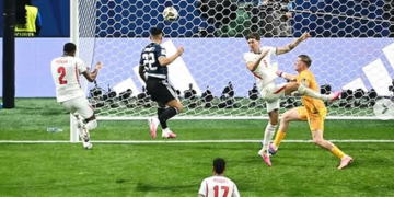 Argentina vira sobre Inglaterra e vai à final contra Espanha