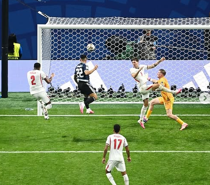 Argentina vira sobre Inglaterra e vai à final contra Espanha