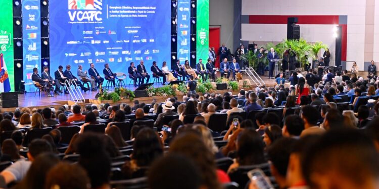 Programa Blitz TCE-AM é destaque em congresso nacional sobre governança climática