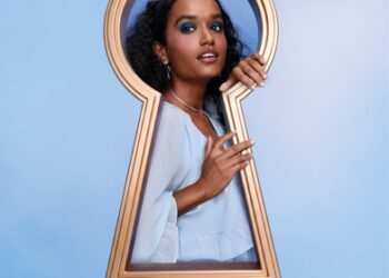Avon lança coleção inspirada em Alice no País das Maravilhas, da Disney