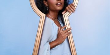 Avon lança coleção inspirada em Alice no País das Maravilhas, da Disney