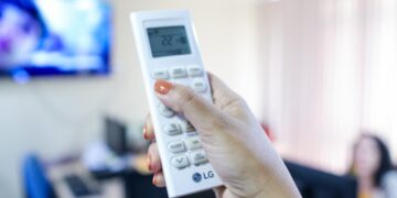 Defensoria disponibiliza canal para receber relatos sobre aumento nas contas de energia no Amazonas