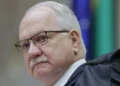 Fachin defende sigilo da fonte de jornalista após decisão de Moraes