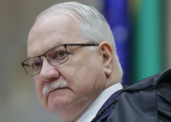 Fachin defende sigilo da fonte de jornalista após decisão de Moraes