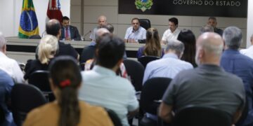 Governador Cidade conduz acordo com empresas médicas e garante repasse de R$ 276 milhões