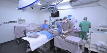 Cidade visita Francisca Mendes e destaca tecnologia utilizada em cirurgias cardíacas pediátricas