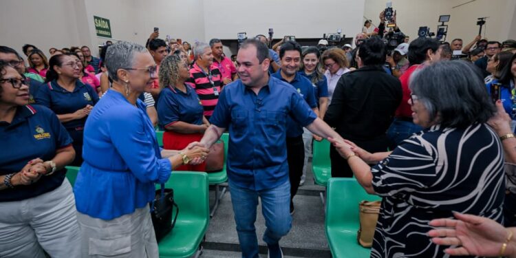 Governador do AM anuncia concurso público da Seduc com mais de 7,8 mil vagas
